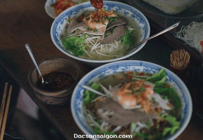 Tô hủ tiếu bình dân nhưng đầy sức hút