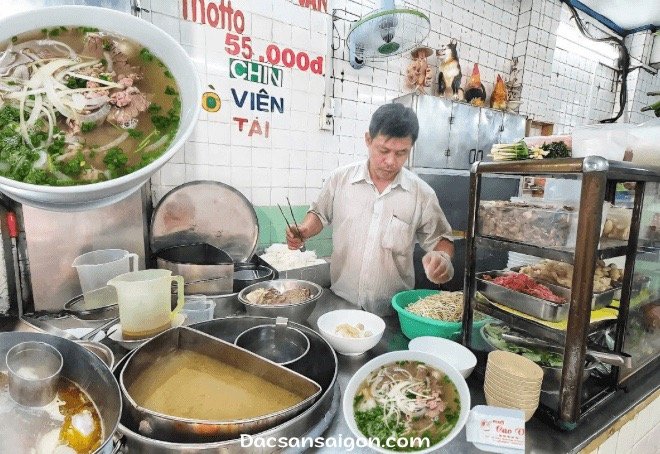 Phở Cao Vân thu hút đông thực khách